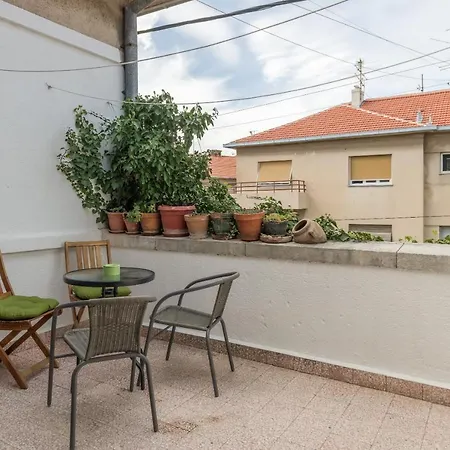 Dinka With Terrace *