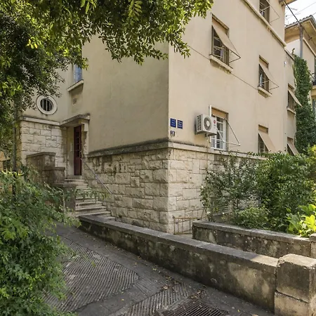 Dinka With Terrace Apartamento
