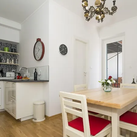 Dinka With Terrace Split
