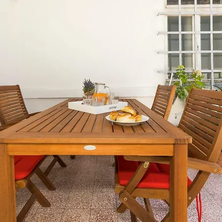 Dinka With Terrace Apartamento