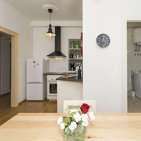 Dinka With Terrace Split