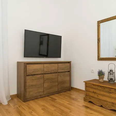 Dinka With Terrace Apartment Split