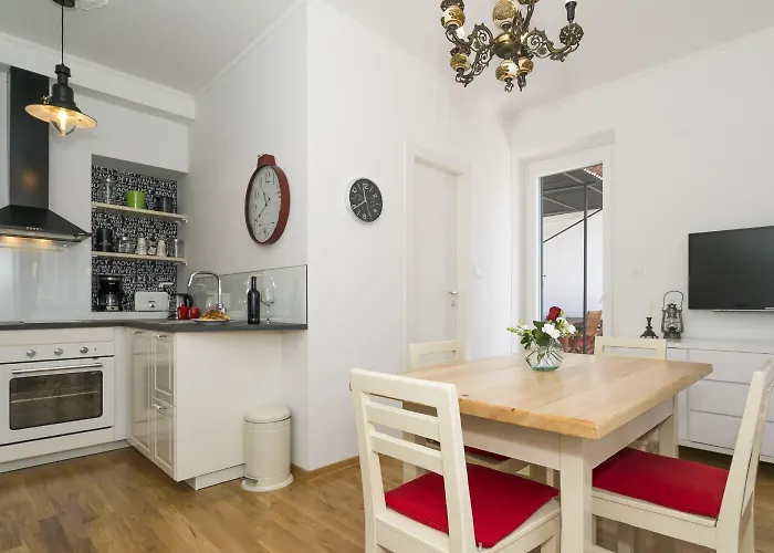 Dinka With Terrace Split