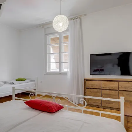 Dinka With Terrace Apartman Split